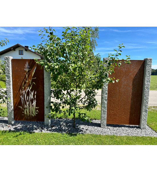 Apfelspalier zwischen 2 Sichtschutzänden aus Edelrost - kein Corten