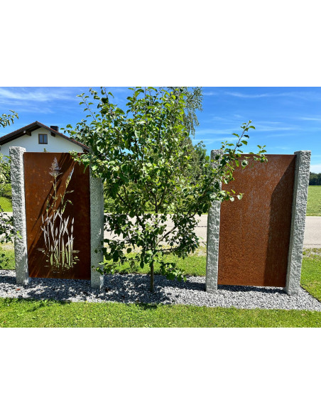 Apfelspalier zwischen 2 Sichtschutzänden aus Edelrost - kein Corten