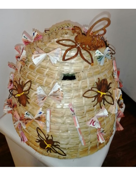 ausgefallene Tischdekoration  kleiner Bienenhänger - Breite 11 cm - Höhe 8 cm 
Breite 11 cm -
Höhe 8 cm
