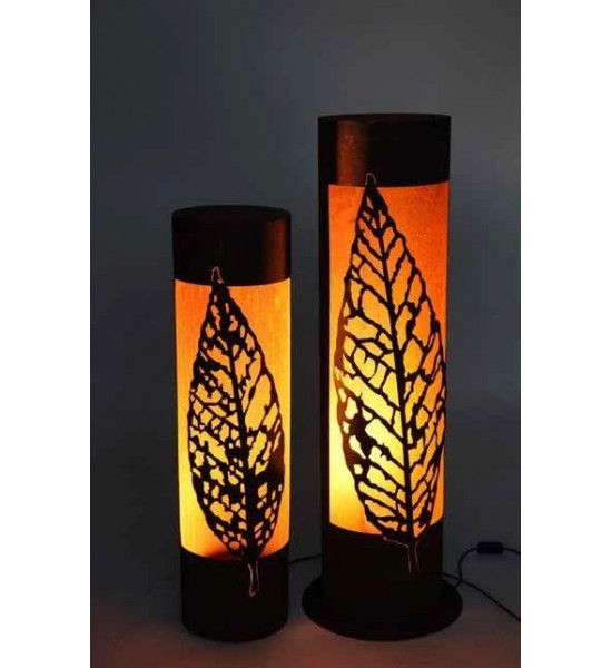 runde Rostsäulen Edelrost Säule - Willow - rund mit schmalem Blatt - Höhe 100 cm 
Höhe 100cm
Durchmesser 27cm
Abbildung zeigt