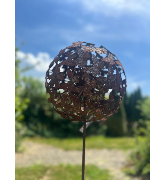 Start Gartenstecker Schmetterlinge Kugel - 30 cm Ø 
aufwändig gearbeitete Kugel aus vielen Schmetterlingen geschweißt
Ø 30 cm