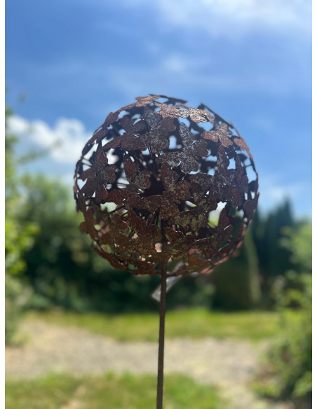 Start Gartenstecker Schmetterlinge Kugel - 30 cm Ø 
aufwändig gearbeitete Kugel aus vielen Schmetterlingen geschweißt
Ø 30 cm