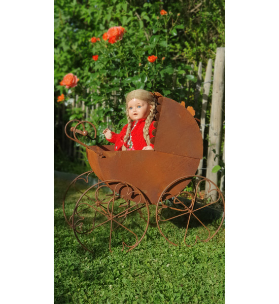 kreative Pflanzgefäße  Deko Kinderwagen zum Bepflanzen 58 cm groß 
Breite 58 cm
Tiefe 33 cm
Höhe 58 cm
