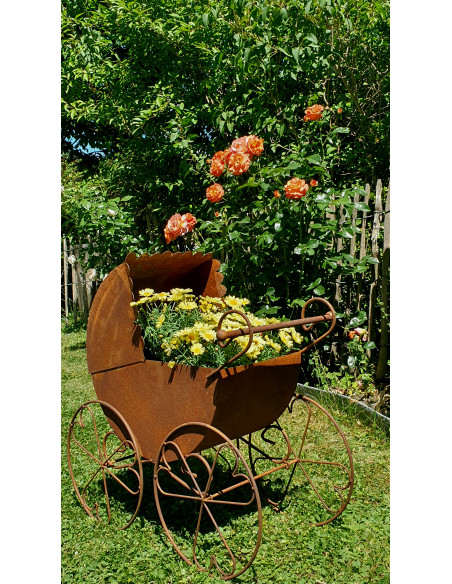 kreative Pflanzgefäße  Deko Kinderwagen zum Bepflanzen 58 cm groß 
Breite 58 cm
Tiefe 33 cm
Höhe 58 cm
