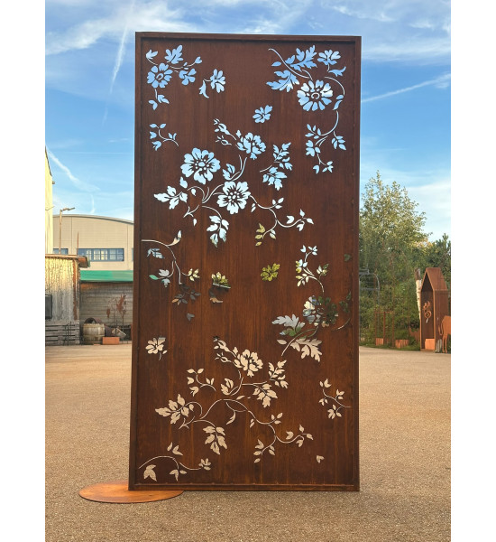 Start Metall Sichtschutzwand - Victoria Blüten - Höhe 200 cm x Breite 100 cm Victoria heißt diese Wand, und der Name passt: Sie 