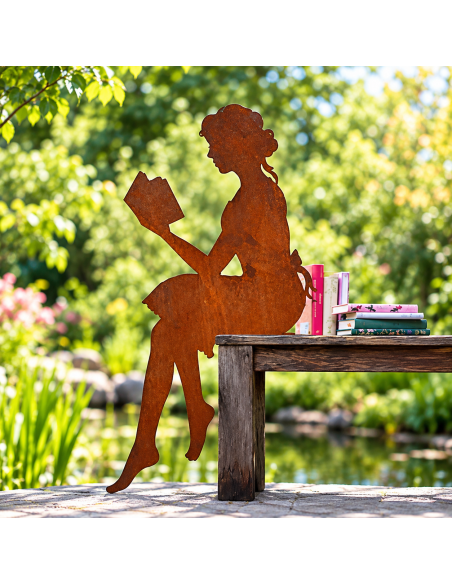 Menschen und Silhouetten lesende junge Frau als Kantenhocker - Höhe 90 cm 
Gesamthöhe 90cm
Sitzhöhe 55cm
Breite 48cm