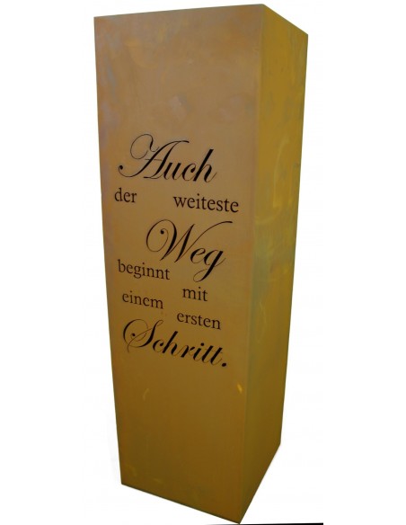 Rostige Pflanzsäule Gedicht "Auch der weiteste Weg beginnt mit dem ersten Schritt