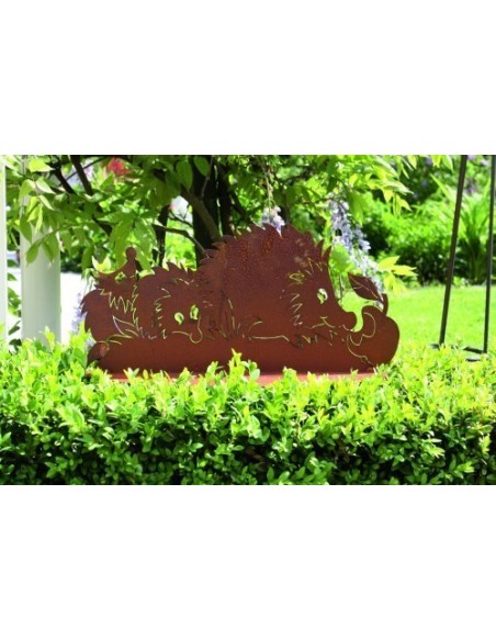 Rostige Igelfamilie auf Platte