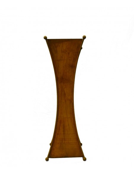 Rost Säule tailiert mit Pflanzboden und Kugeln