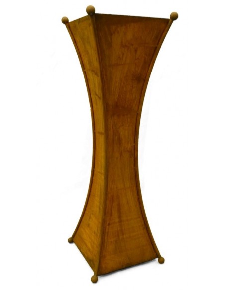 Rost Säule tailiert mit Pflanzboden und Kugeln