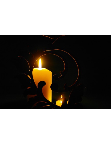 Vogel auf Barockelement auf Platte zum Stellen