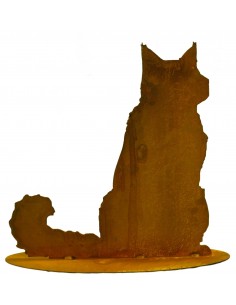 flauschige Katze sitzend, Schwanz zur Seite auf Platte