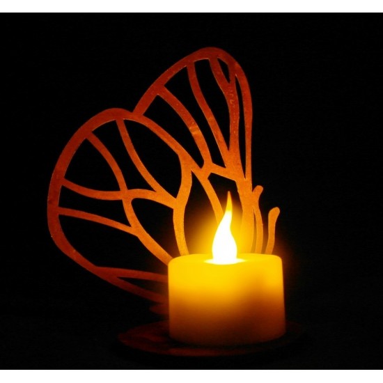 einzelner Edelrost Schmetterling vorne an Platte geschweißt für Teelicht