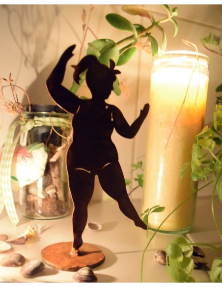 Badenixe "Betty"tanzend auf Platte