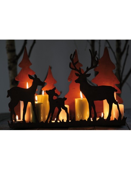 Waldszene mit Wildfamilie auf Platte