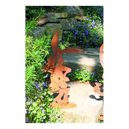 Cooler Hase stehend auf Platte