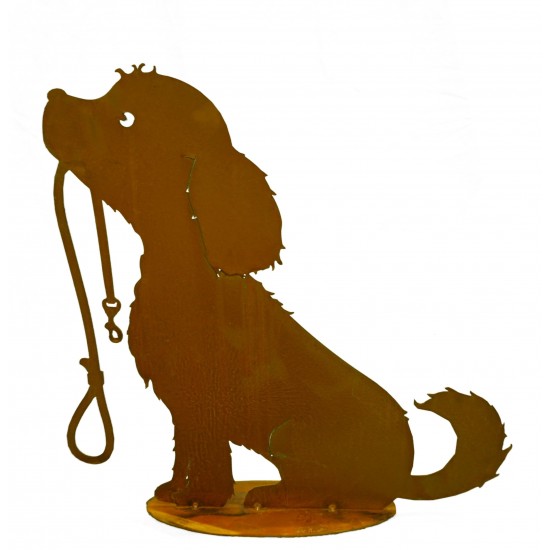 Hund mit Leine als Gartendeko