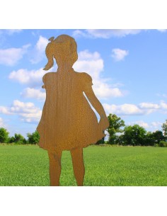 lebensgroße Kinderfigur Leonie -Mädchen mit Kleid 2