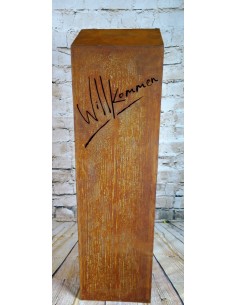 Säule "Willkommen" mit modernem Schriftzug 2